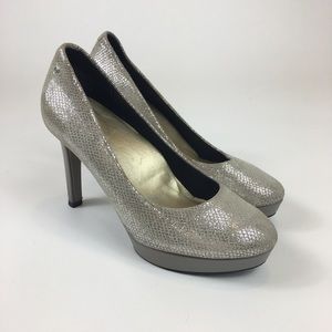 🎉Rockport} Adiprene by Adidas silver suede heels.